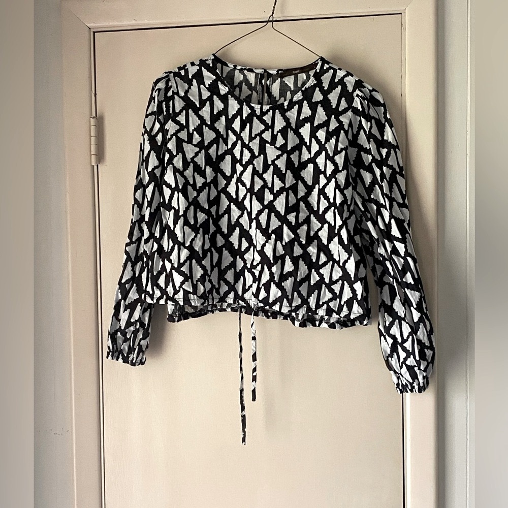 Black and White Geometric Women's Top